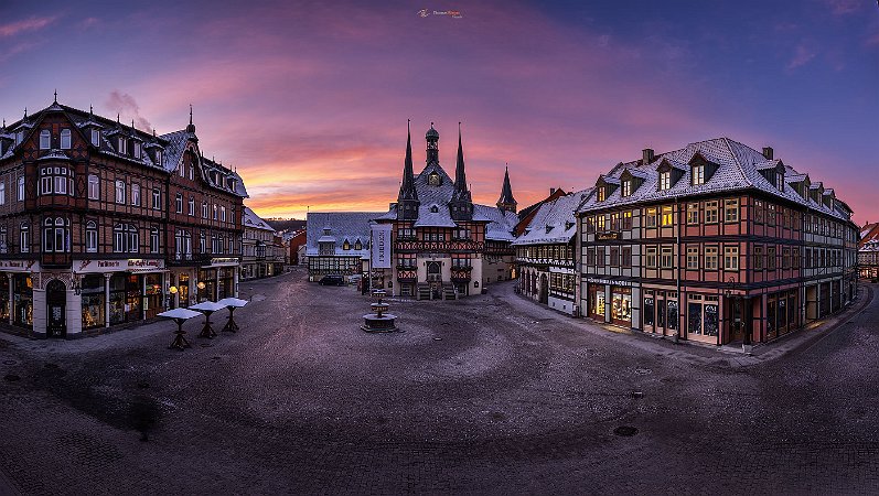 Sonnenaufgang in Wernigerode mit Blick auf das Rathaus (419_MG_0778-HDR-Pano2)